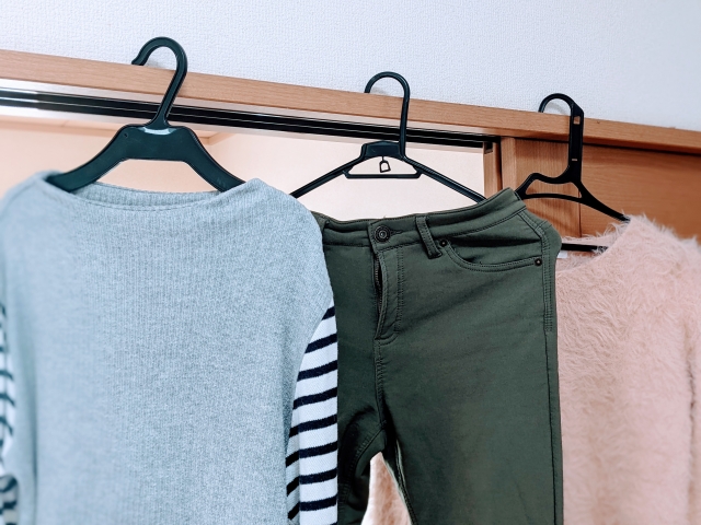かもい・なげしを活かす部屋干しグッズ|暮らし快適♪すてき実用品SUPER 洗濯物干し 室内物干し 洗濯ハンガー掛け 洋服掛け 洗濯 干す 便利 グッズ洗濯用品 物干しハンガー掛け ドアの上部 テーブル 棚 タオル掛け 生活 応援 うれしい アイテム 送料無料