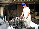 エンジン抱えて脱着